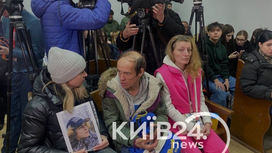 Шевченківський суд: обвинувачений у вбивстві Максима Матерухіна прибув до засідання із запізненням
