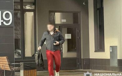 В Києві працівник ошукав роботодавця на 800 тисяч гривень – повідомлено про підозру