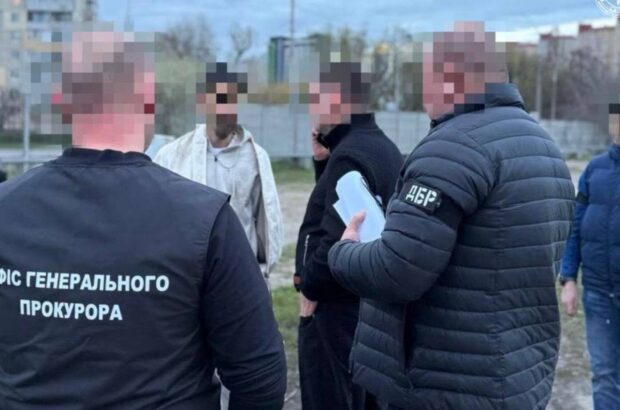 Офіцер Міноборони продавав ”бронь” ухилянтам — підозра і затримання