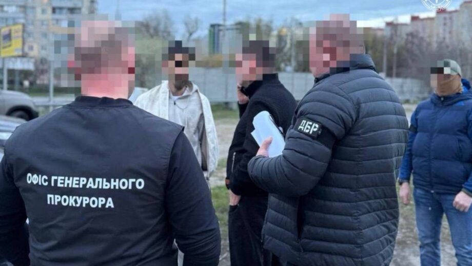 Офіцер Міноборони продавав ”бронь” ухилянтам — підозра і затримання