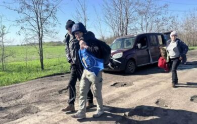 Волонтер Евгений Ткачев пережил атаку трех дронов во время »пасхального перемирия»