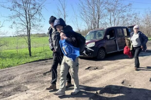 Волонтер Євген Ткачов пережив атаку трьох дронів під час ”пасхального перемир’я”