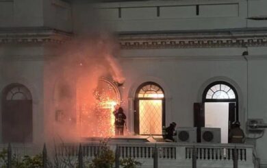Пожежа в російському посольстві в Уругваї: пожежники приборкали вогонь