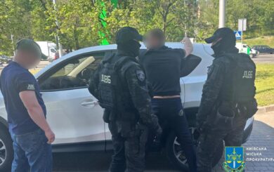 У Києві затримали шахрая, який продавав фейкові посвідчення ГУР за 5000$