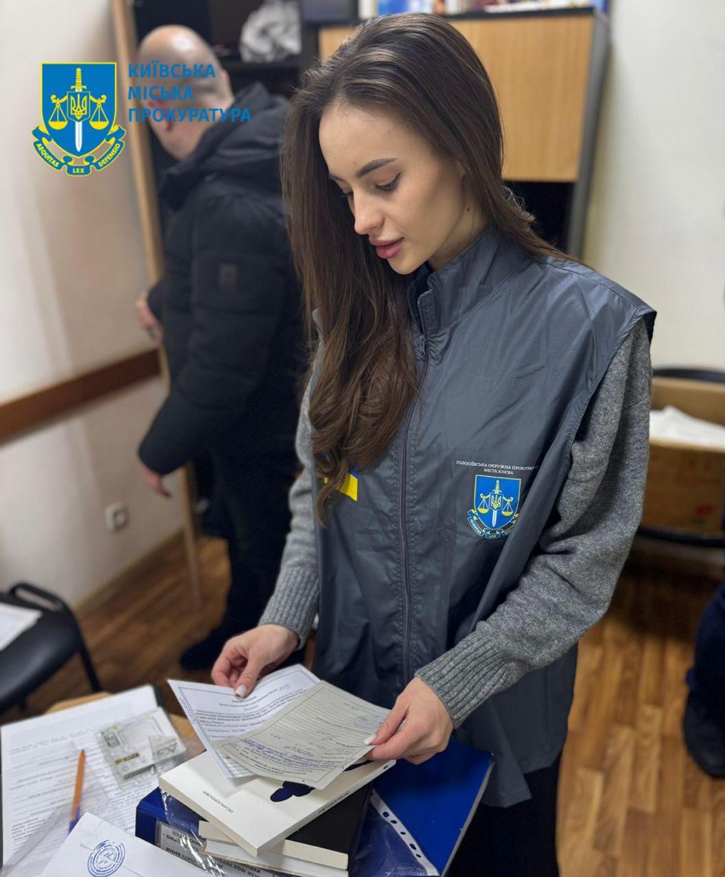 Посадовиця вимагала хабар у пораненого військового