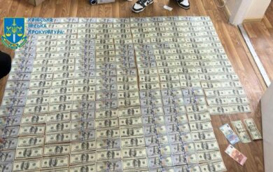 Посадовиця вимагала 5000 доларів у військового за продовження групи інвалідності