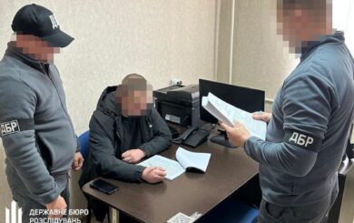 ДБР повідомило про підозру посадовцю, який закуповував хліб для військових за завищеними цінами