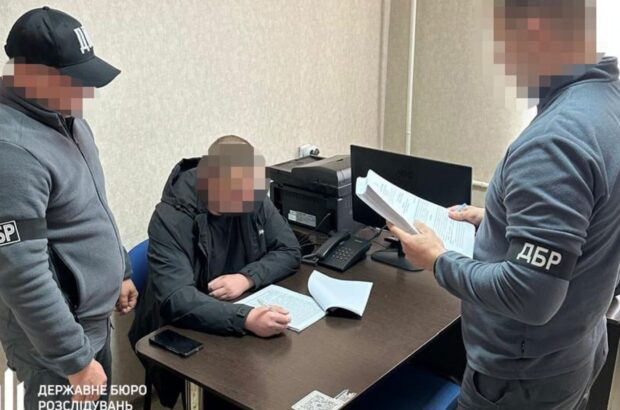 ДБР повідомило про підозру посадовцю, який закуповував хліб для військових за завищеними цінами