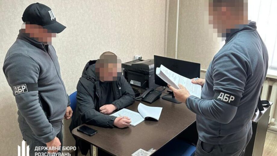 ДБР сообщило о подозрении должностному лицу, который закупал хлеб для военных по завышенным ценам