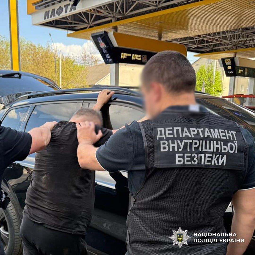 На Тернопольщине задержали мужчину, предлагавшего военному ''увольнение'' за 10 тысяч долларов