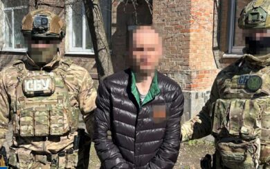 Предатель собирал координаты военных госпиталей: СБУ задержала российского агента