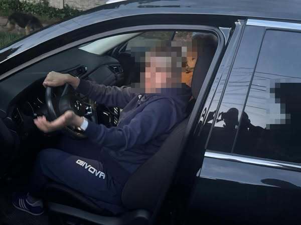 Вместо карт — нелегальные маршруты: учительница географии организовала схему переправки уклонистов через границу