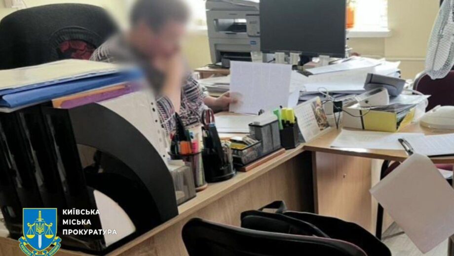 У Києві купили одноразовий посуд для укриттів за завищеними цінами — збитки на 150 тисяч гривень