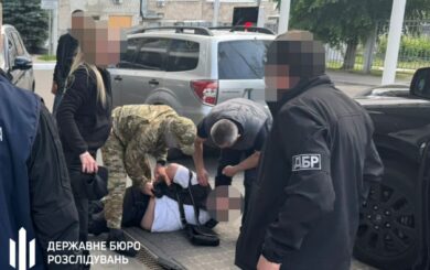 Военный переправлял уклонистов за границу за 50 тысяч долларов