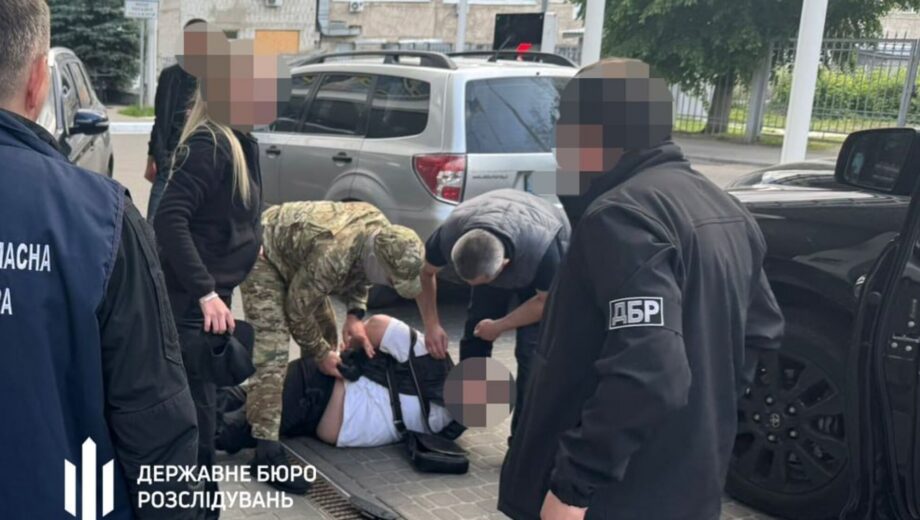 Военный переправлял уклонистов за границу за 50 тысяч долларов