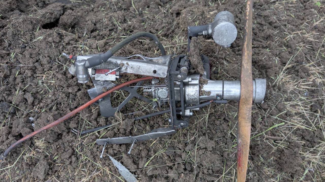 Дрон зі штучним інтелектом і бензиновим двигуном атакує українські позиції