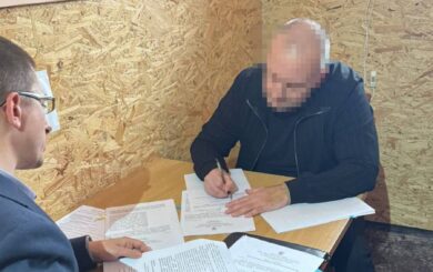 Чиновника миграционной службы Одесщины подозревают в махинациях с декларацией на 83 млн грн