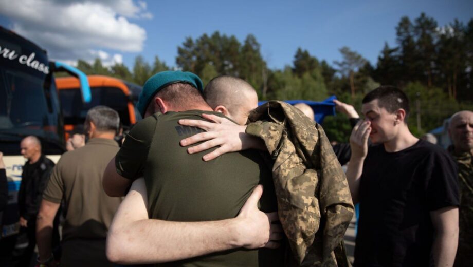 »За нас Украина не забыла»: тяжело раненые военные возвращаются домой