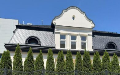 Вилла Мюллера во Львове: семья Романюков похоже завершила ремонт фасада
