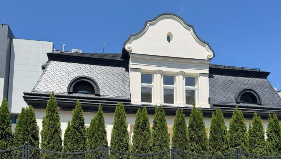 Вілла Мюллера у Львові: родина Романюків схоже завершила ремонт фасаду