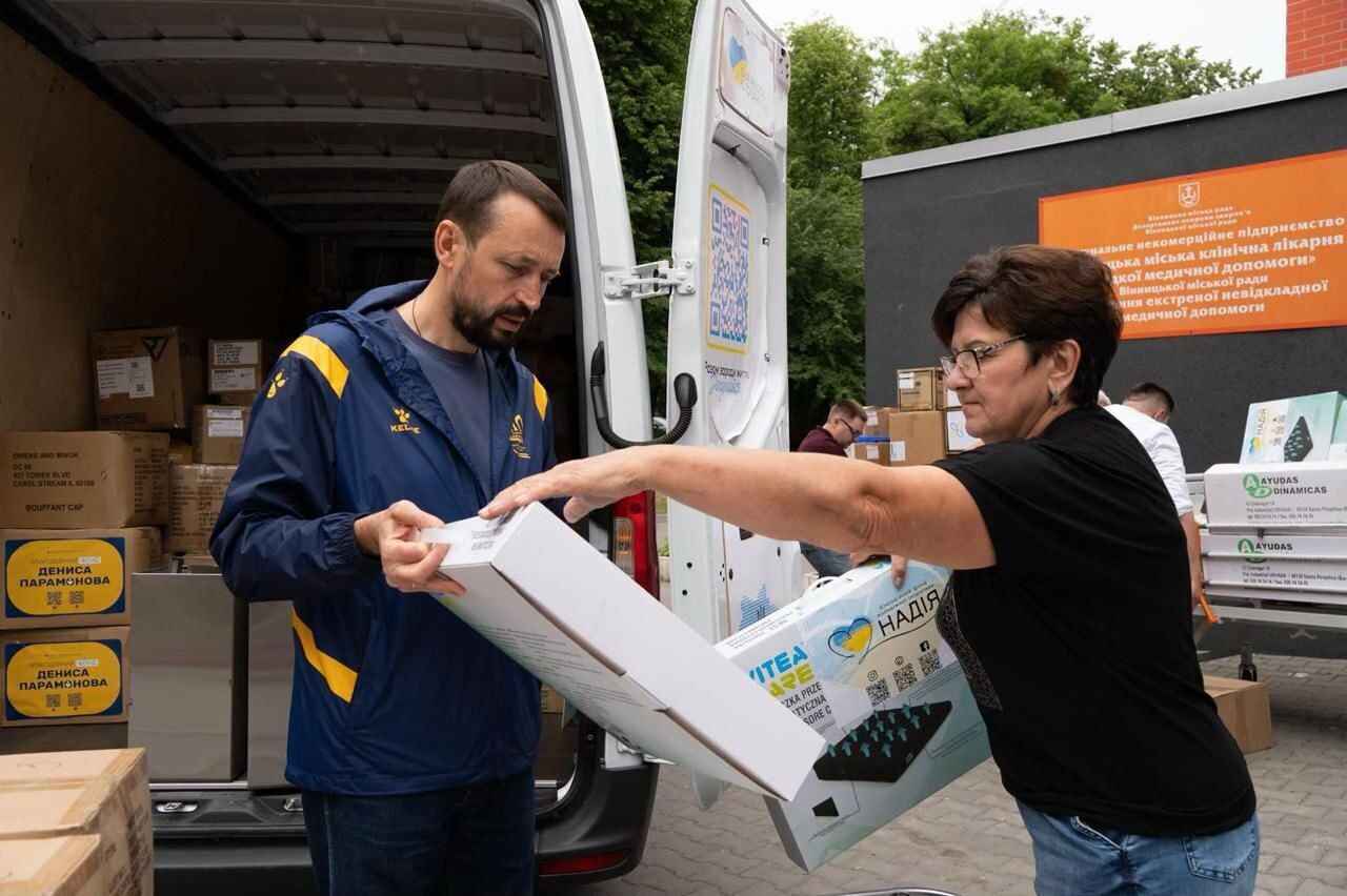 Медичні вантажі для лікарень Харківщини, Вінниччини та Києва передали БФ молодіжної ініціативи ''Надія'', Валерій Дубіль і Віта Присяжнюк