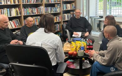 Масове звільнення політв’язнів в Білорусі: на волі Тихановський, журналісти й викладачі