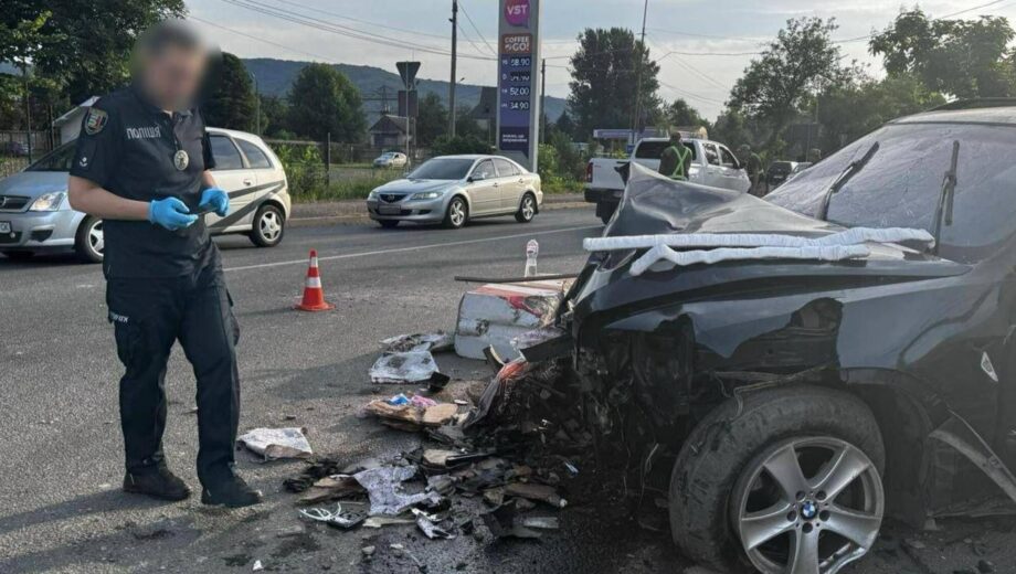 Нетвереза водійка на BMW протаранила КПП: загинув військовий