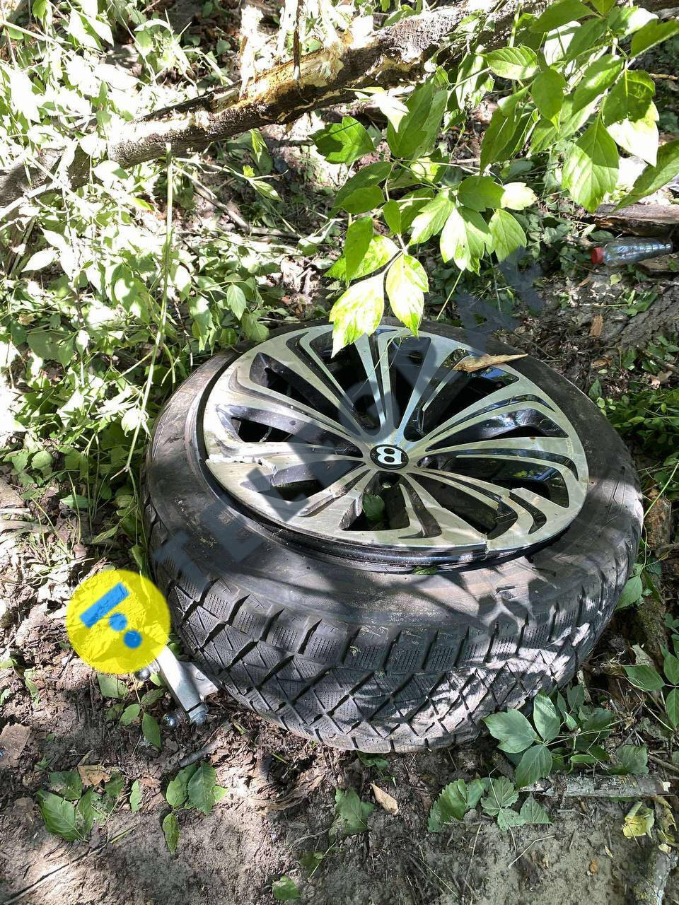 В Києві розбили Bentley за 400 тисяч доларів наступного дня після купівлі