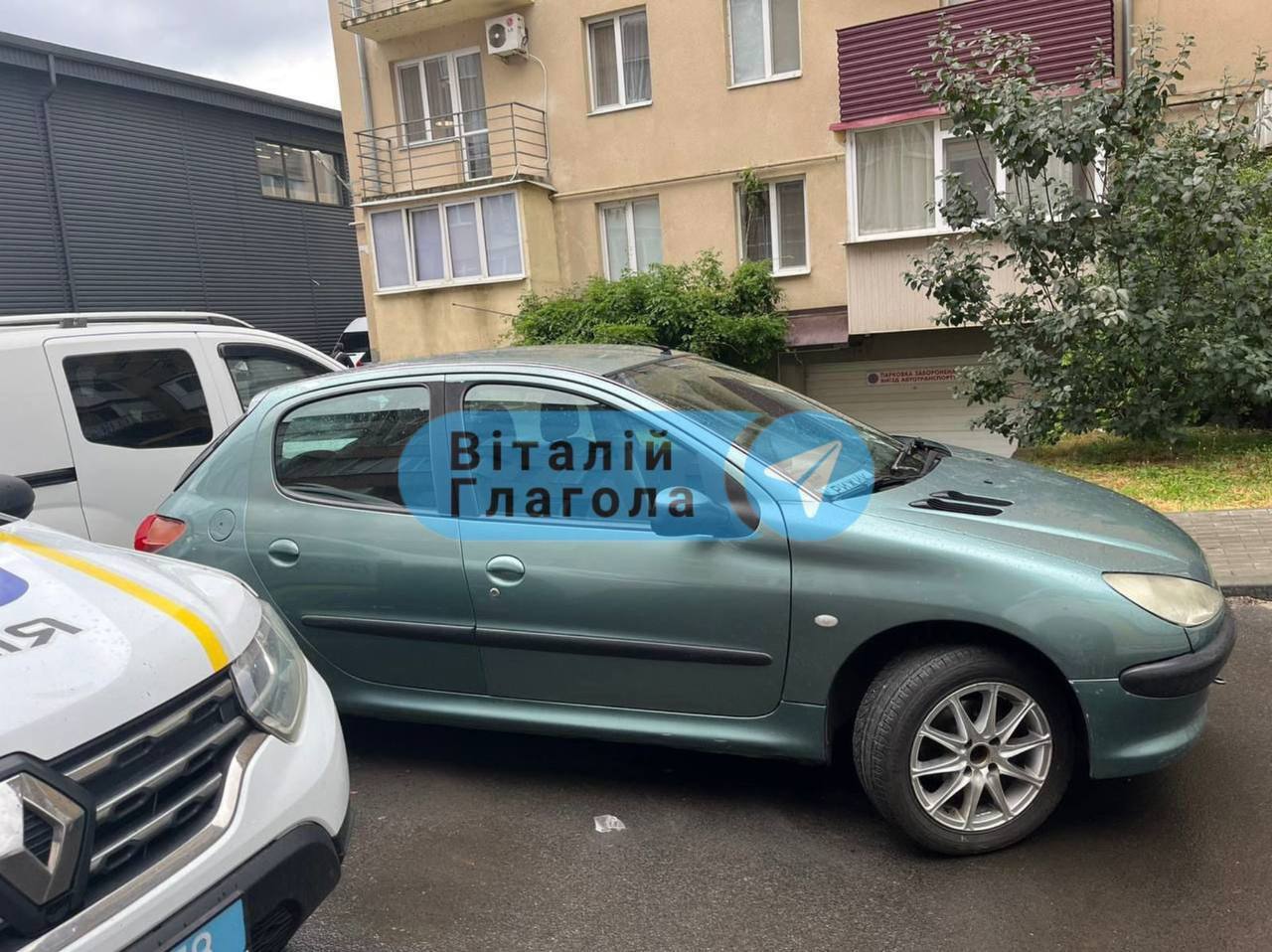 В Ужгороді п’яна водійка знесла шість автівок біля супермаркету