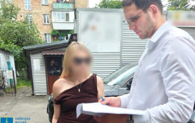 Завищена вартість теплоблоків: столичну чиновницю підозрюють у привласненні бюджетних коштів