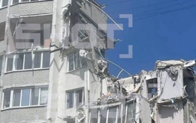 В Саратове произошел взрыв в многоэтажке: обрушился подъезд с 10-го по 1-й этаж, есть погибшие