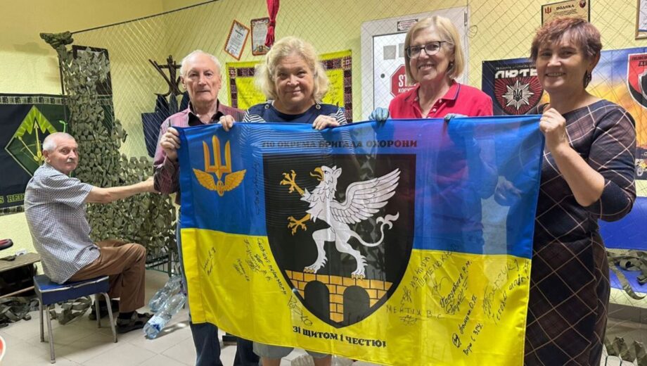 »Со щитом и честью!»: львовский волонтерский центр получил новую благодарность за помощь войску