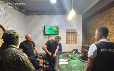 На Одещині затримали організатора підпільного покерного клубу з доходом до 1,2 млн грн