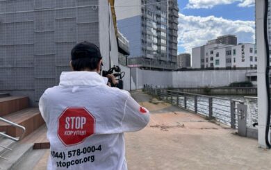 Паркан на набережній біля ЖК RiverStone знесли: кияни знову можуть вільно гуляти біля Дніпра