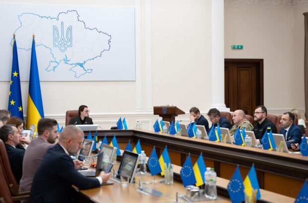 Выезд за границу для украинцев 18–22 лет: что изменилось