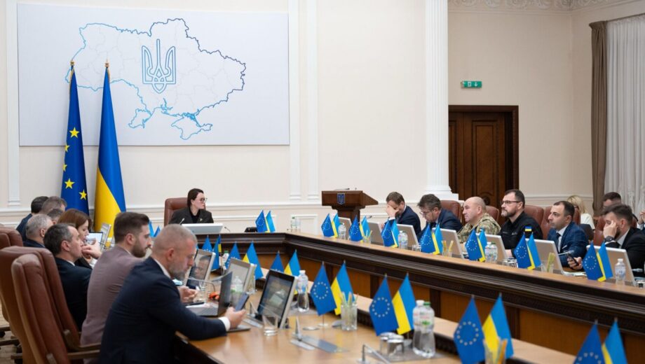 Выезд за границу для украинцев 18–22 лет: что изменилось