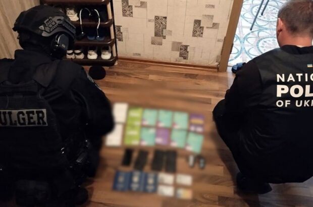 Шахраї ошукали військових ЗСУ на понад мільйон гривень — затримано організаторів схеми