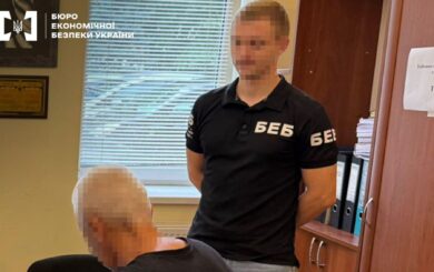 Депутат Хуста торгував електронними сигаретами без акцизу: подробиці справи
