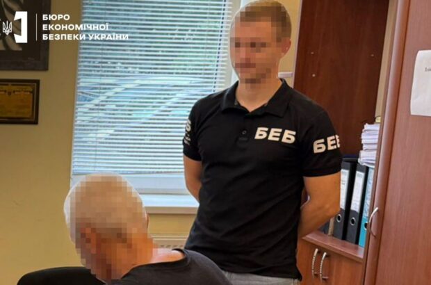 Депутат Хуста торговал электронными сигаретами без акциза: подробности дела