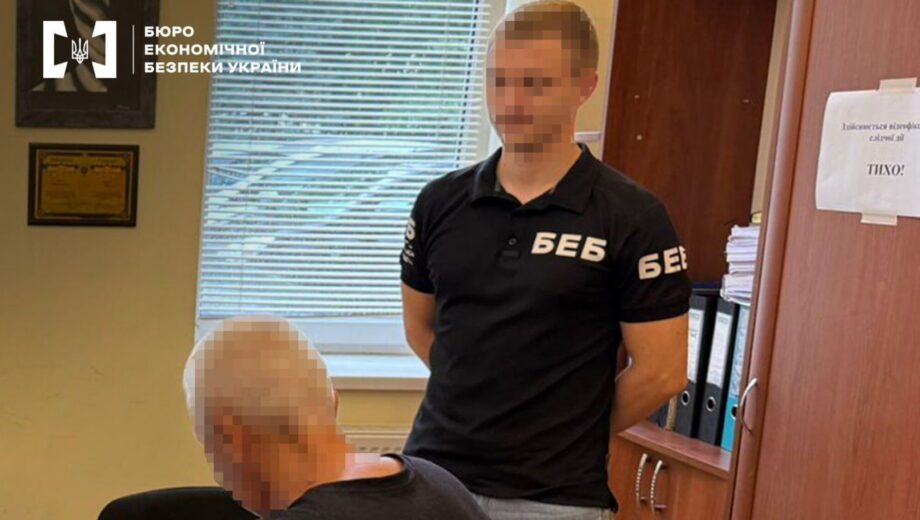 Депутат Хуста торговал электронными сигаретами без акциза: подробности дела
