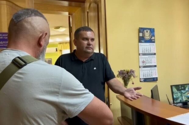 Благодійність – під замком: мер Змієва на Харківщині виганяє волонтерів з приміщення