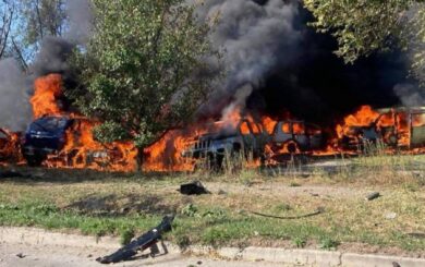 Обстрел Запорожья: разрушены складские помещения, семь пострадавших