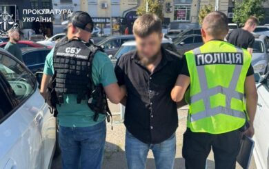 Схема з ”липовими бронюваннями” у Києві: $15 тисяч за фіктивне працевлаштування