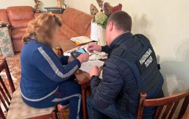 Слідчі Нацполіції викрили схему завищення цін на мультимедійне обладнання в школах Волині