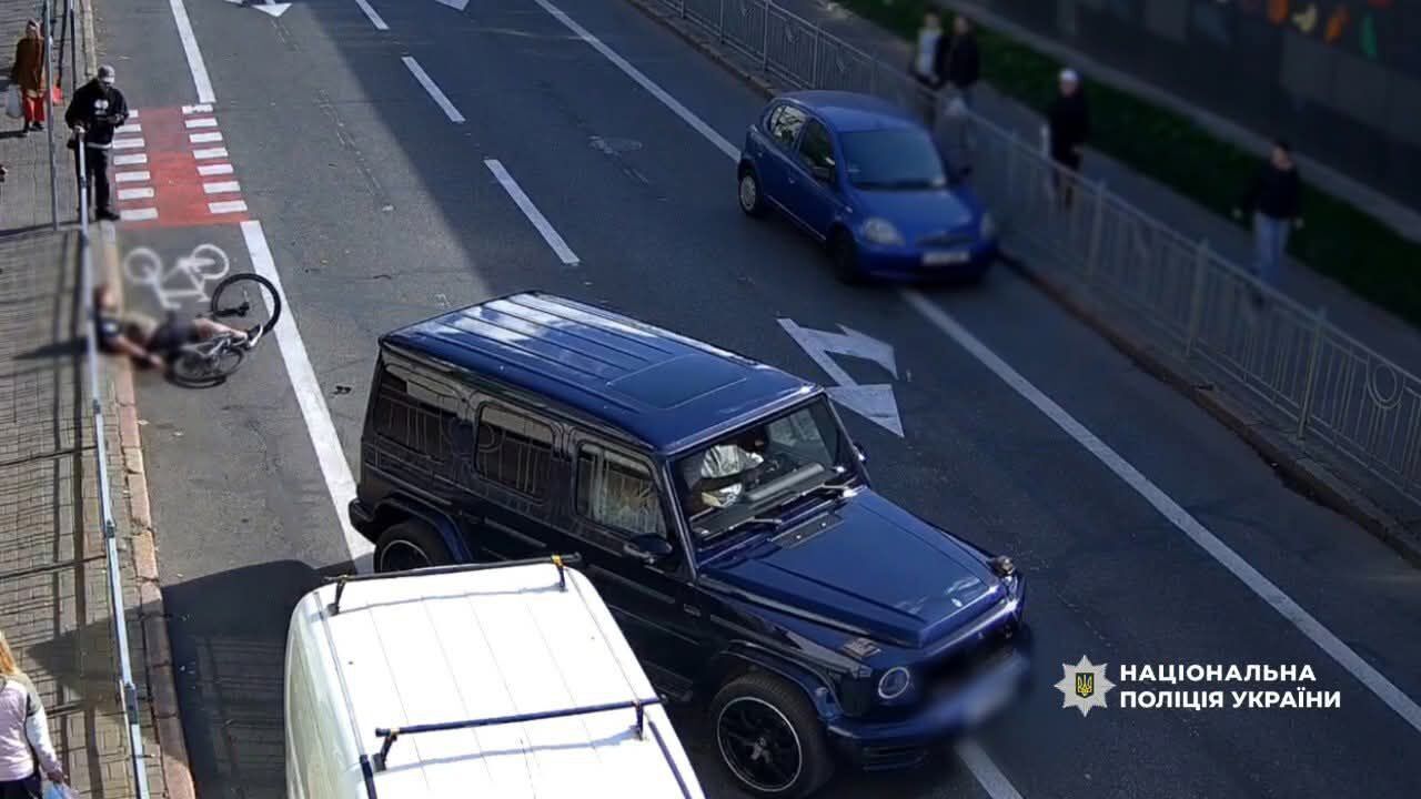 В Киеве водитель ''кубика'' избил велосипедиста до потери сознания, виновник задержан: кто он?