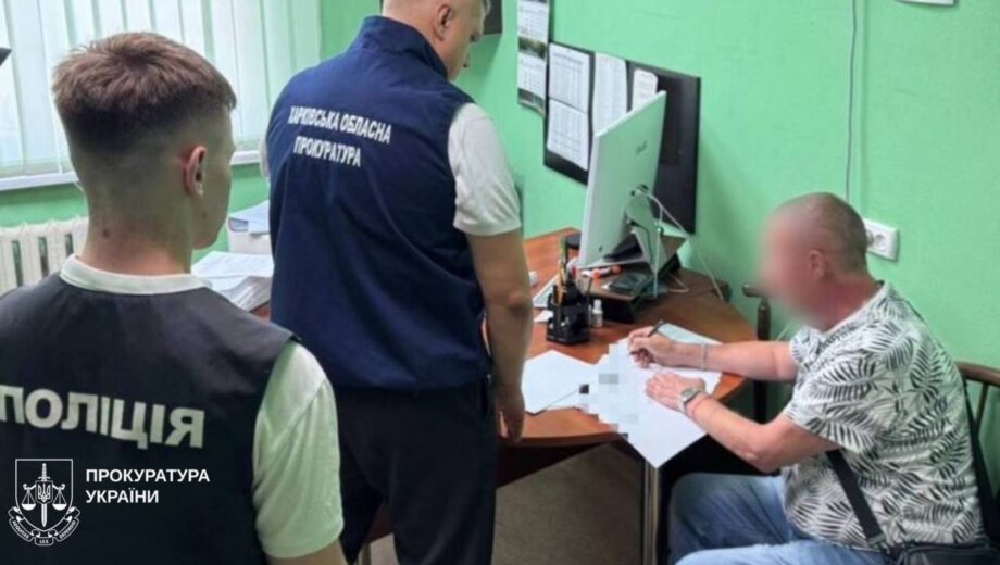 Фиктивные работники в больнице: дело на миллион гривен