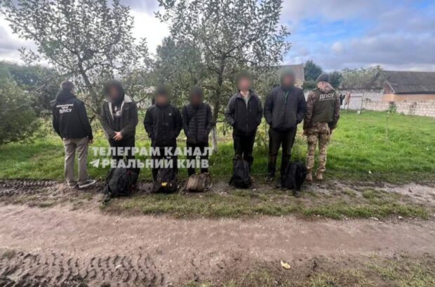 Пограничники задержали группу »туристов» в нескольких сотнях метров от границы