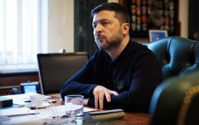 Зеленский подписал указы в отношении украинцев с российским гражданством