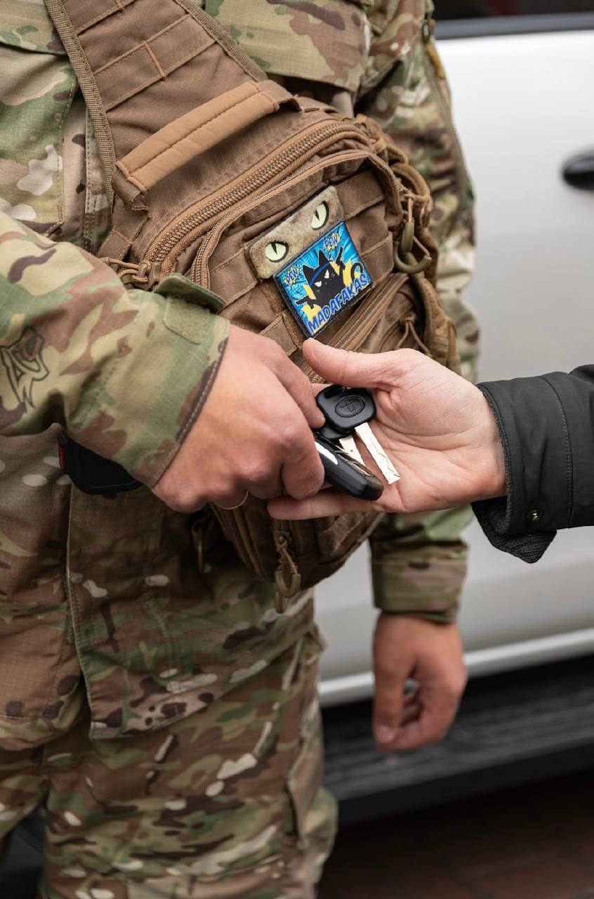 Domino Foundation передала военным мощный Dodge RAM для Покровского направления