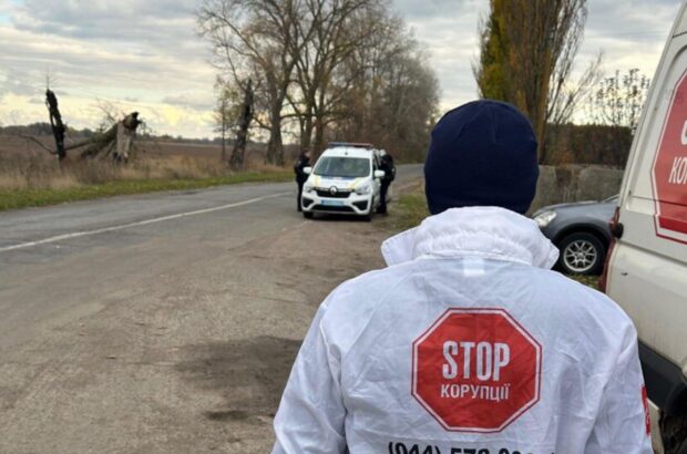 »Агрокомбинат Калита» снова в центре скандала: жители жалуются на вонь, а руководитель разъезжает на новых авто